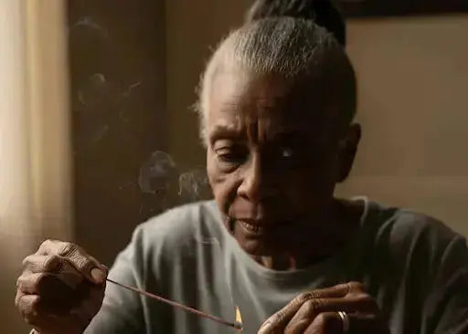 How to Put Out Incense (Without Killing the Mood): The Ultimate Guide for Mindful Rituals in 2025 - Geechee Mama Candles